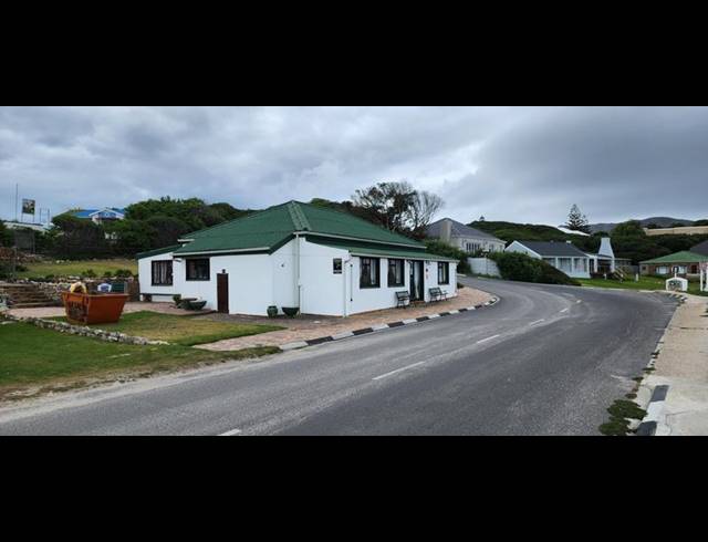 3 BEDROOM HOUSE FOR SALE IN KLEINBAAI